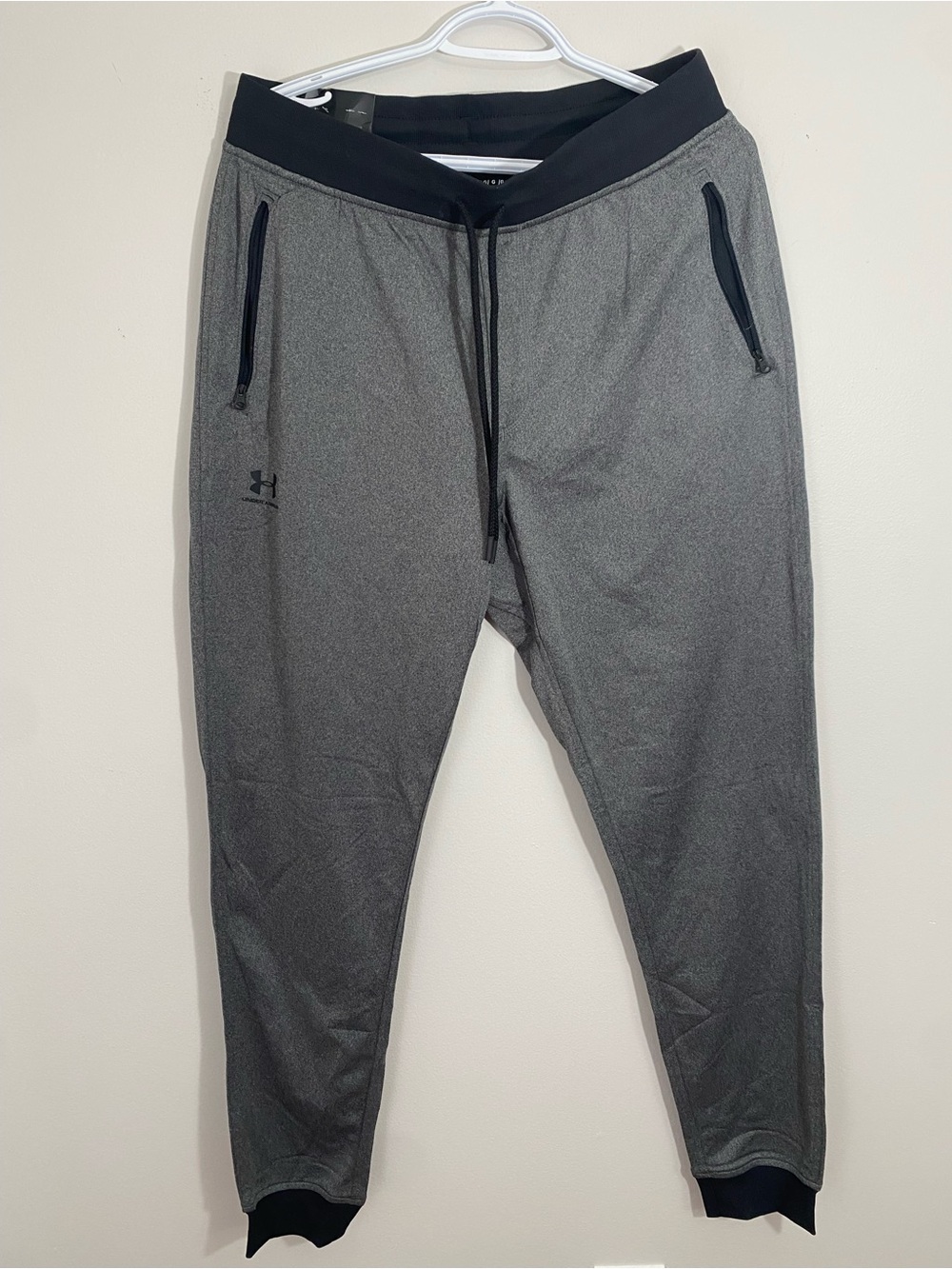 Under Armour Gray Men’s Jogger Sweatpants Large